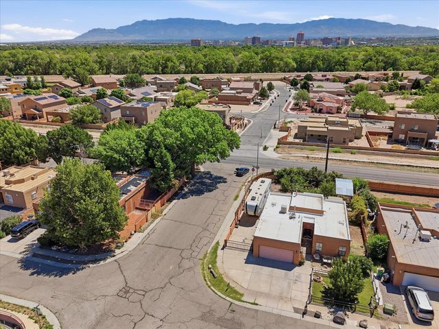 342 Sunset Farm Place SW, Albuquerque, NM 87105