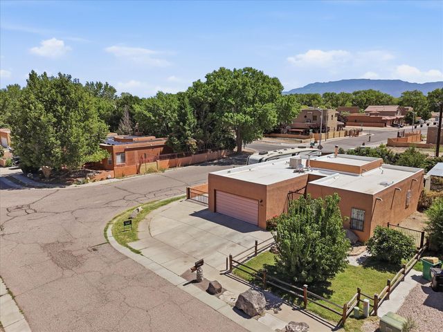 342 Sunset Farm Place SW, Albuquerque, NM 87105