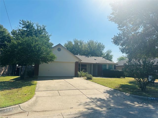 2621 Ozark Drive, Grand Prairie, TX 75052