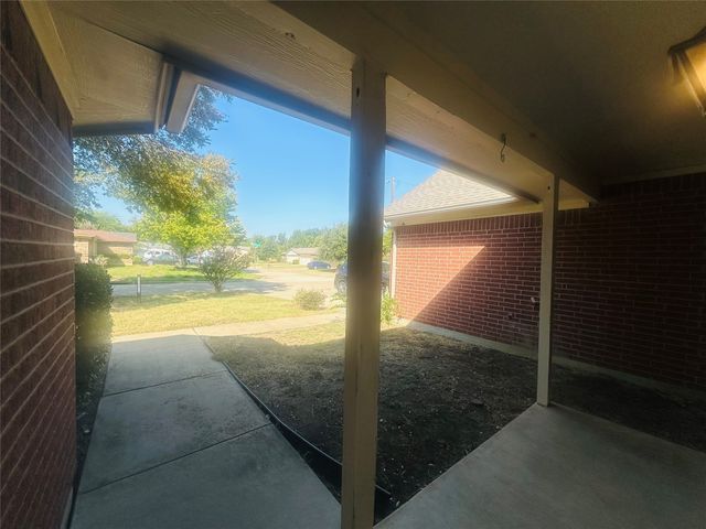 2621 Ozark Drive, Grand Prairie, TX 75052