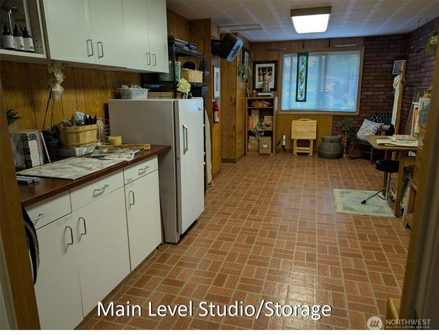 224 S 166th Street, Burien, WA 98148