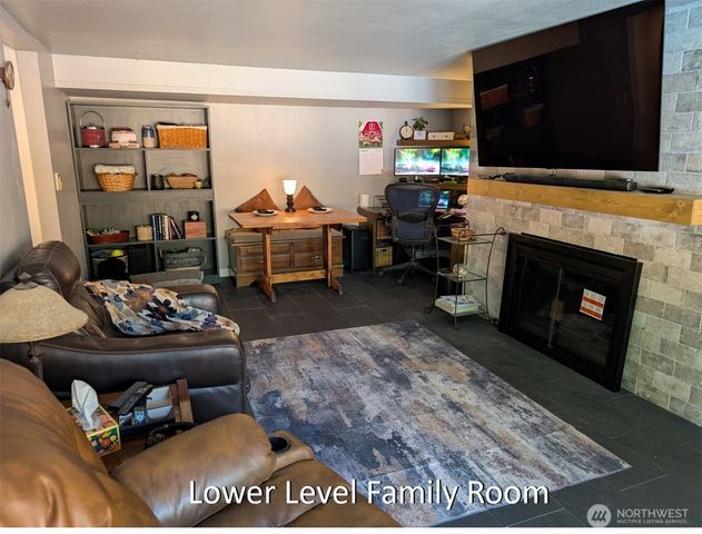 224 S 166th Street, Burien, WA 98148