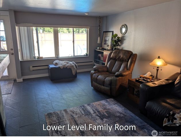 224 S 166th Street, Burien, WA 98148