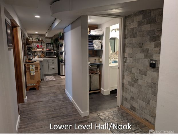 224 S 166th Street, Burien, WA 98148