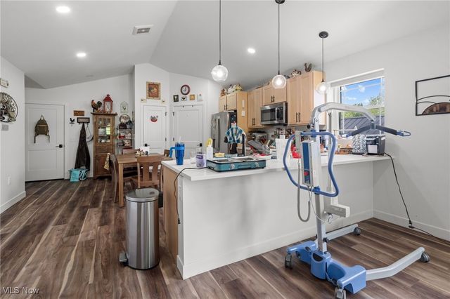 1031 Sycamore Lane, Millersburg, OH 44654