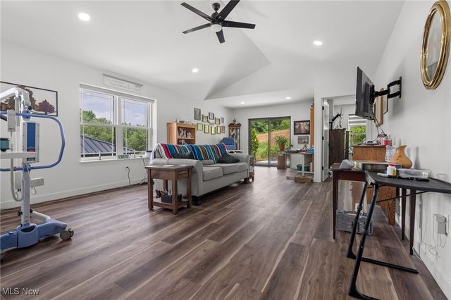 1031 Sycamore Lane, Millersburg, OH 44654