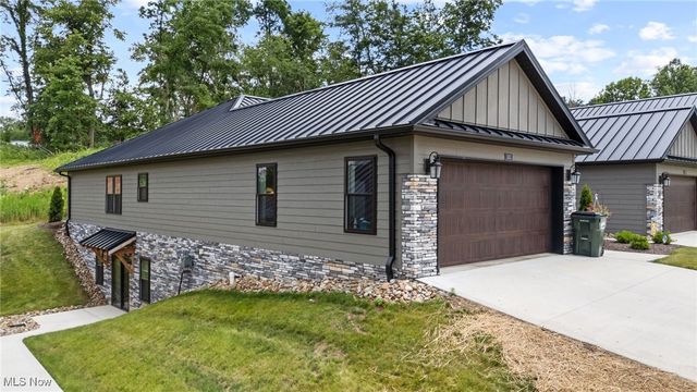 1031 Sycamore Lane, Millersburg, OH 44654