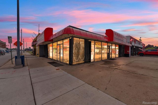 13145 Woodward Avenue, Highland Park, MI 48203