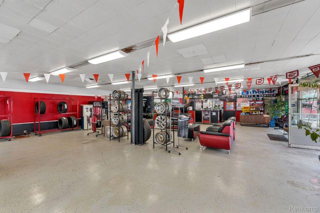 13145 Woodward Avenue, Highland Park, MI 48203