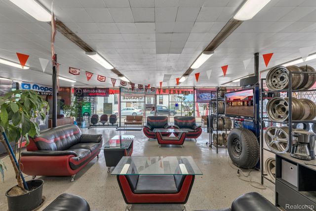 13145 Woodward Avenue, Highland Park, MI 48203