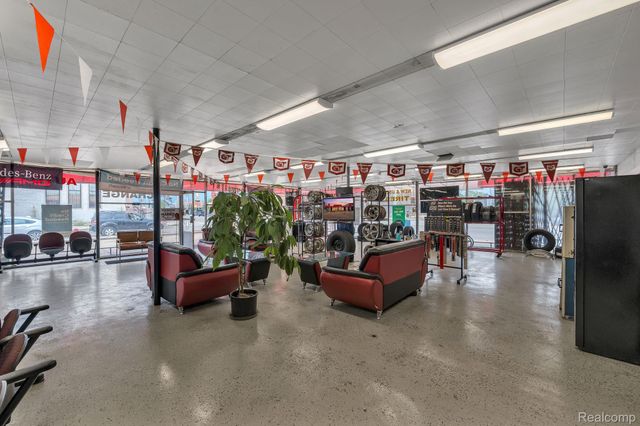13145 Woodward Avenue, Highland Park, MI 48203