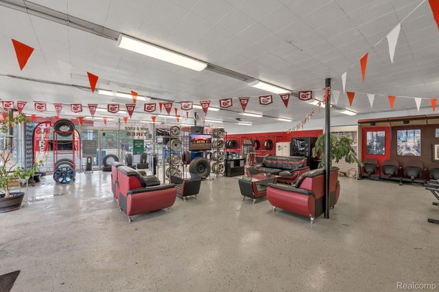 13145 Woodward Avenue, Highland Park, MI 48203