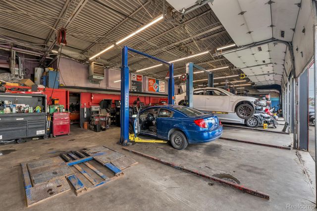 13145 Woodward Avenue, Highland Park, MI 48203