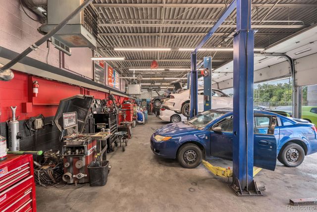 13145 Woodward Avenue, Highland Park, MI 48203