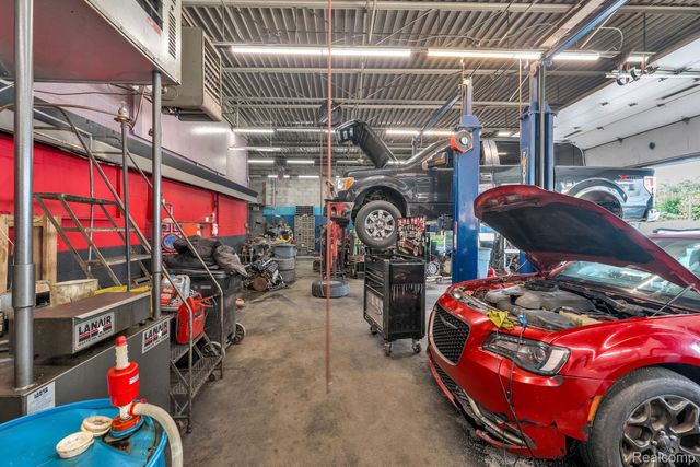 13145 Woodward Avenue, Highland Park, MI 48203