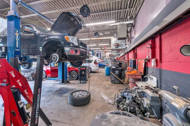 13145 Woodward Avenue, Highland Park, MI 48203