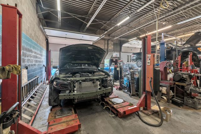 13145 Woodward Avenue, Highland Park, MI 48203