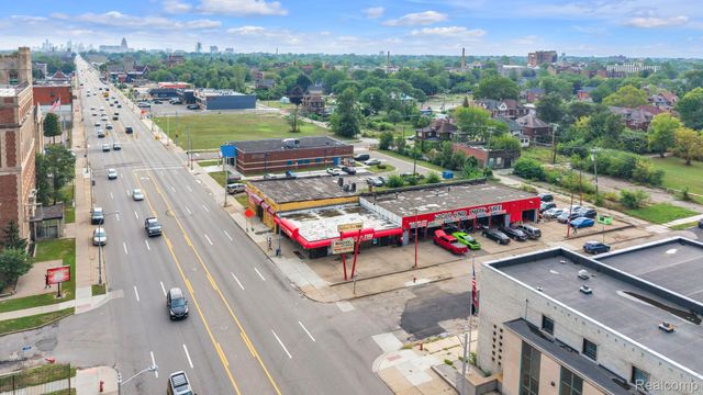13145 Woodward Avenue, Highland Park, MI 48203