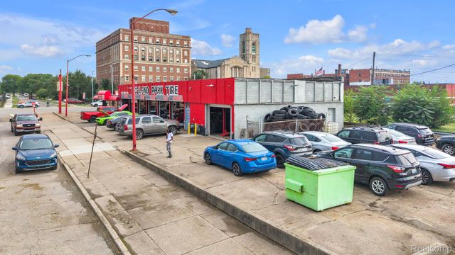 13145 Woodward Avenue, Highland Park, MI 48203