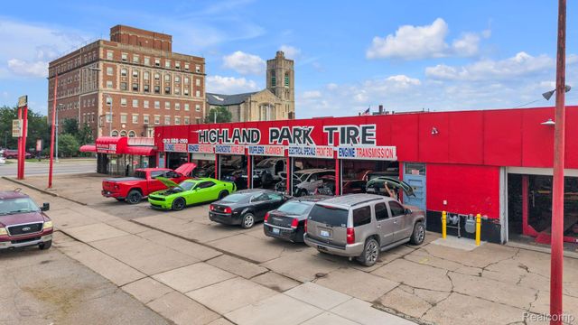 13145 Woodward Avenue, Highland Park, MI 48203