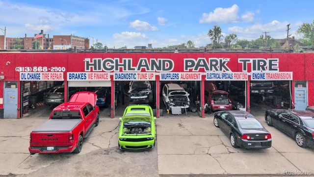 13145 Woodward Avenue, Highland Park, MI 48203