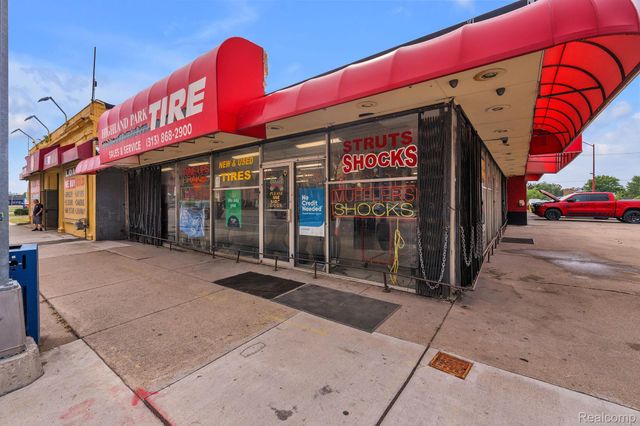 13145 Woodward Avenue, Highland Park, MI 48203