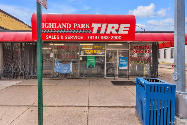13145 Woodward Avenue, Highland Park, MI 48203