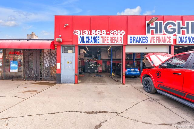 13145 Woodward Avenue, Highland Park, MI 48203