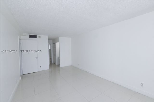 2903 N Miami Beach Blvd 806, North Miami Beach, FL 33160
