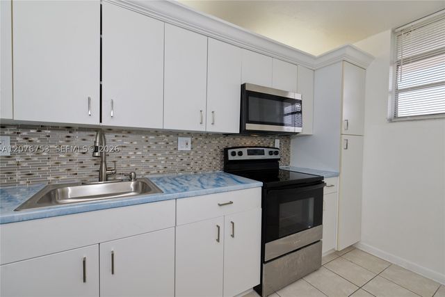 2903 N Miami Beach Blvd 806, North Miami Beach, FL 33160