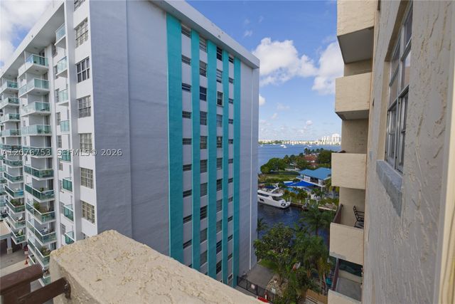 2903 N Miami Beach Blvd 806, North Miami Beach, FL 33160
