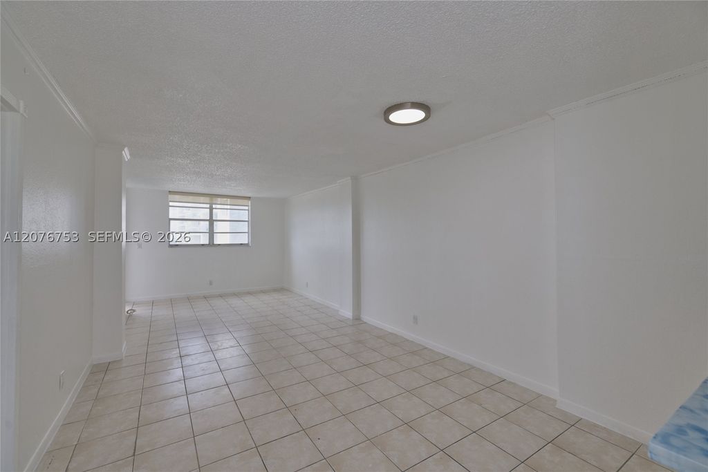 2903 N Miami Beach Blvd 806, North Miami Beach, FL 33160
