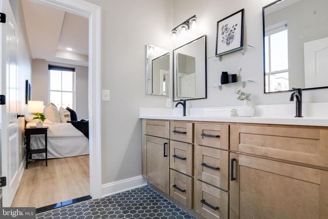 1300 S BAYLIS ST, Baltimore, MD 21224