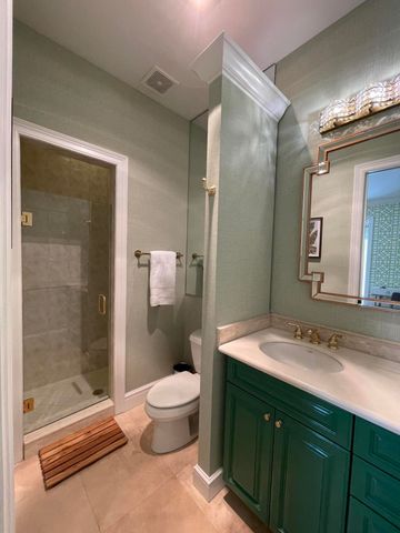 2258 E Ibis Isle Rd Road E, Palm Beach, FL 33480