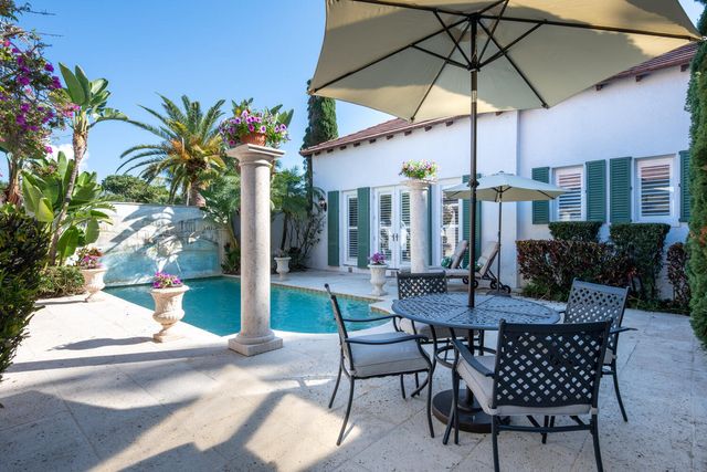 2258 E Ibis Isle Rd Road E, Palm Beach, FL 33480