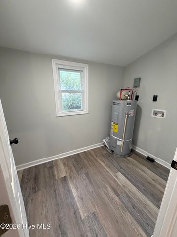 302 W 1st Street, Princeton, NC 27569