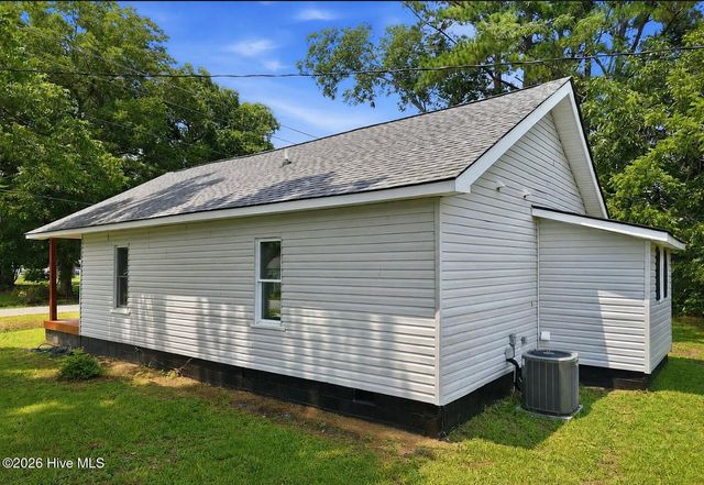 302 W 1st Street, Princeton, NC 27569