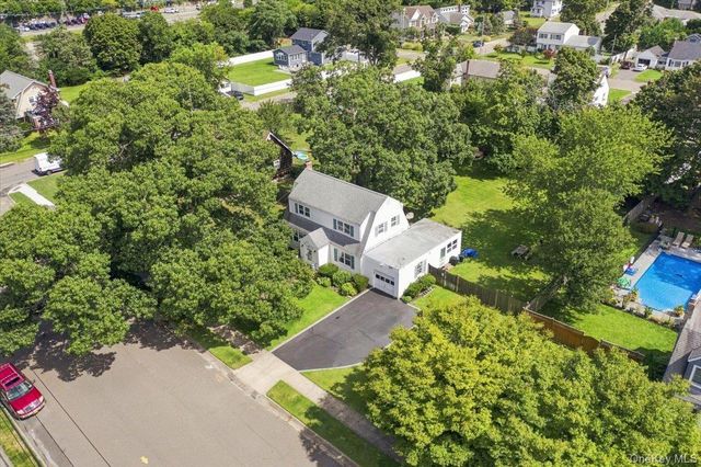 297 Maple Avenue, Patchogue, NY 11772
