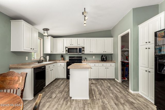 12285 W Windchime Drive, Tucson, AZ 85743