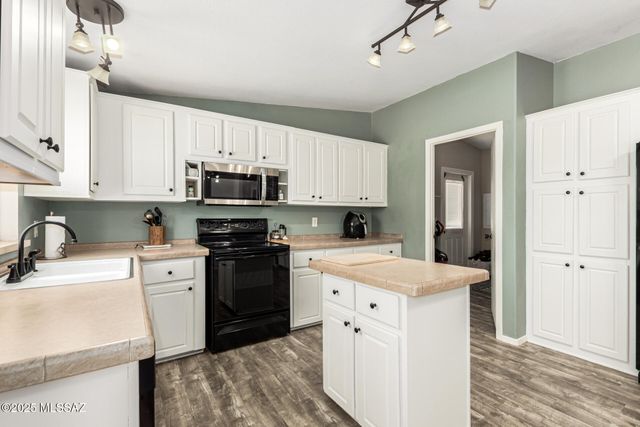 12285 W Windchime Drive, Tucson, AZ 85743