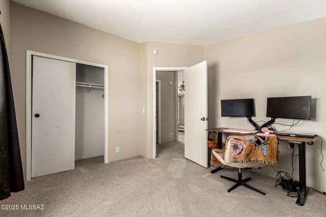 12285 W Windchime Drive, Tucson, AZ 85743