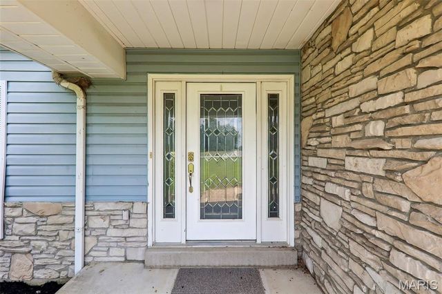 98 Lincoln Lane, Winfield, MO 63389