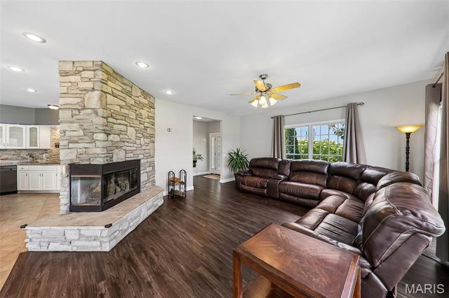 98 Lincoln Lane, Winfield, MO 63389
