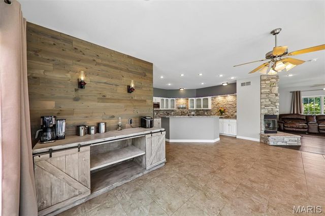 98 Lincoln Lane, Winfield, MO 63389