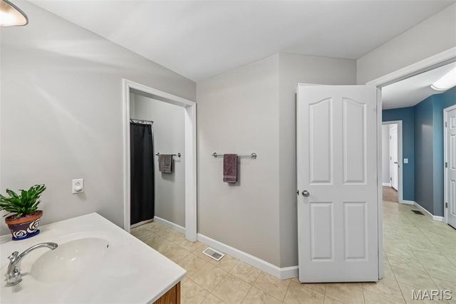 98 Lincoln Lane, Winfield, MO 63389