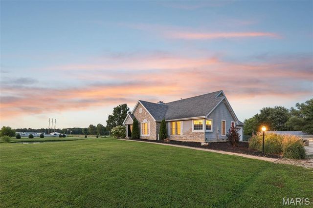 98 Lincoln Lane, Winfield, MO 63389
