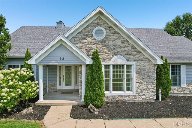98 Lincoln Lane, Winfield, MO 63389