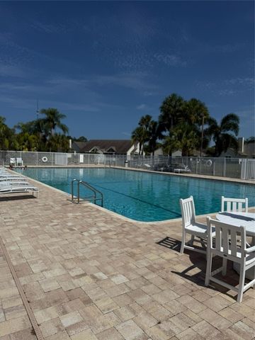 1934 Westminster Circle 9-5, Vero Beach, FL 32966