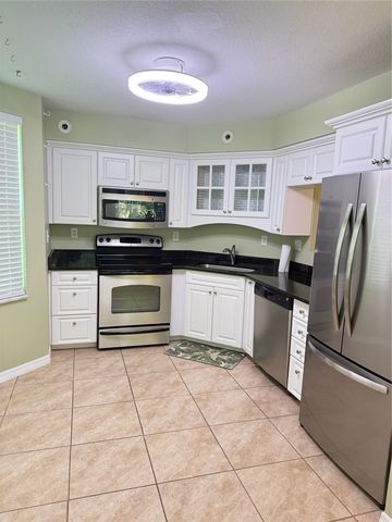 1934 Westminster Circle 9-5, Vero Beach, FL 32966