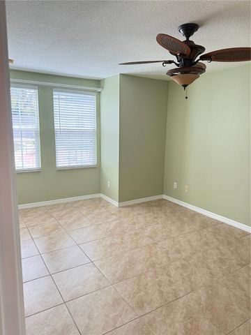 1934 Westminster Circle 9-5, Vero Beach, FL 32966
